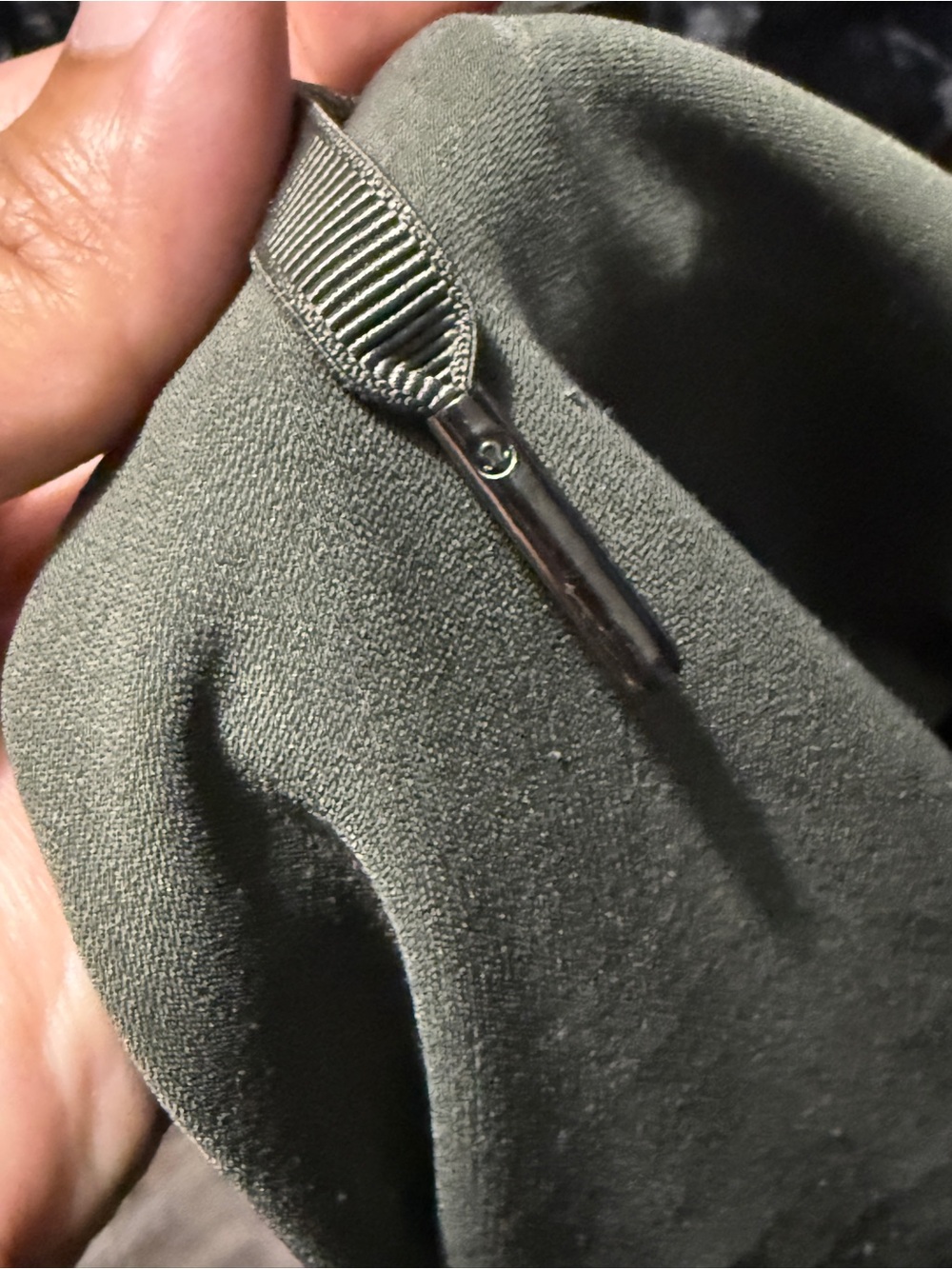 Lululemon On The Fly Joggers Women's Medium Pull On Travel Woven in Dark Olive - Picture 3 of 4
